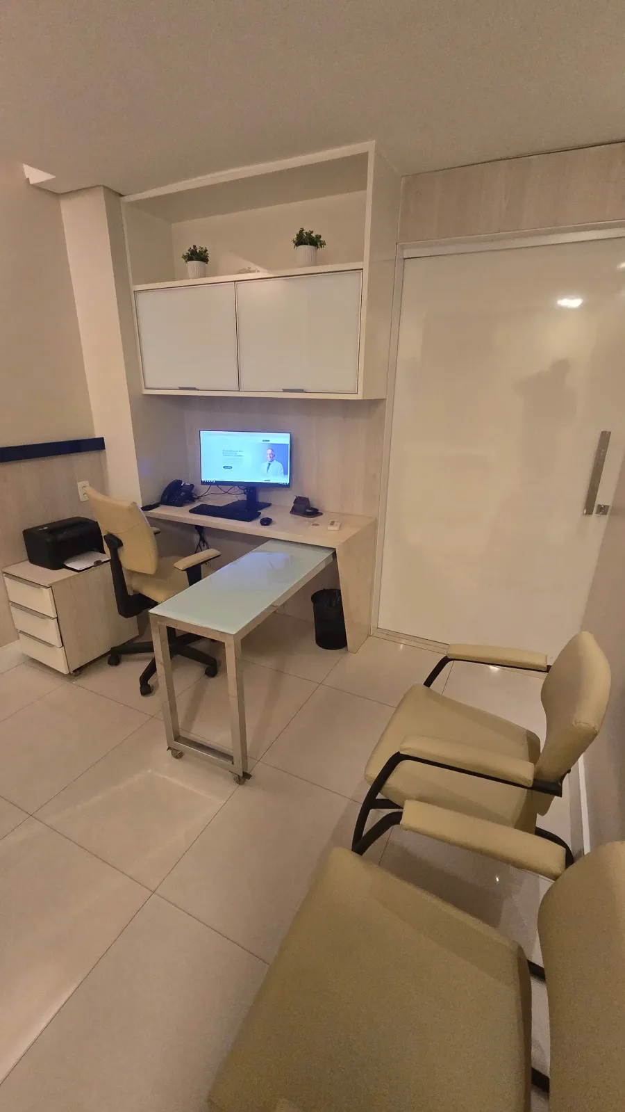Vista do consultório do Dr. Caio Fábio na Clínica Qorpo, Meireles, Fortaleza